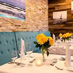 Hotell Blinkfueer 4*